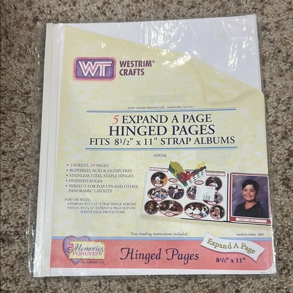 Westrim Crafts Pages and Protective Sleeves 8.5 x 11 - Picture 2 of 2